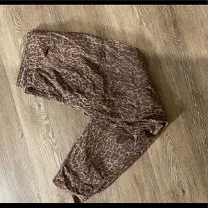 Cheetah print skinny leg pants size 18